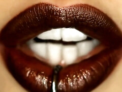 Grosse bite, Sucer une bite, Brunette brune, Plantureuse, Masturbation, Mère que j'aimerais baiser, Bureau, Secrétaire