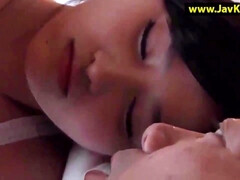 Aziatisch, Grote mammen, Sperma, Handbeurt, Hardcore, Japaans, Tiener, Trio