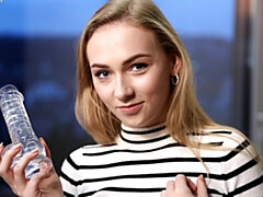 18 jaar, Grote kont, Blond, Seksspeelgoed, Vingeren, Masturbatie, Mager, Tiener