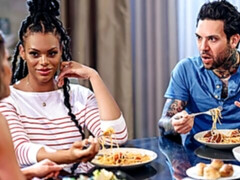 Большая жопа, Большие сиськи, Черные, Минет, Собачьи, Две девушки, Межрасовый секс, Втроем