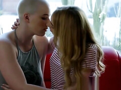 Cul, Gros seins, Plantureuse, Queue, Doigter, Lesbienne, Naturelle, Nénés