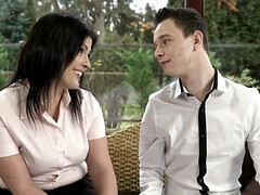 Blasen, Braunhaarige, Kehlenfick, Schwanz, Hundestellung, Handjob, Hd, Reif