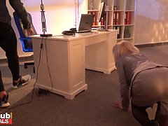 Grote lul, Blond, Pijpbeurt, Rijpe lesbienne, Moeder die ik wil neuken, Moeder, Natuurlijke tieten, Schreeuwen