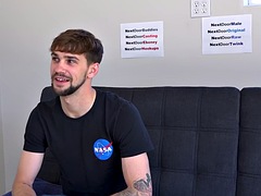 Enthousiasteling, Grote lul, Sperma shot, Homo, Masturbatie, Geschoren, Alleen, Tatoeage