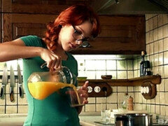 Vingeren, Masturbatie, Roodharige vrouw, Mager, Alleen, Strippen, Tiener, Tieten likken