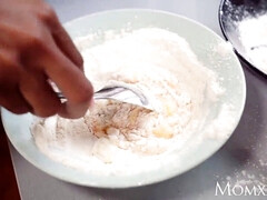 Schönheit, Britisch, Braunhaarige, Geile alte tussi, Küche, Latina, Milf, Mutti