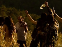 Asiatisch, Blondine, Braunhaarige, Spermaladung, Aufs gesicht abspritzen, Latina, Tätowierung, Flotter dreier