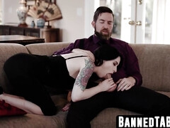 アナル, イく瞬間, 顔射, 家族, 指いじり, ハードコア, タトゥー, 三人