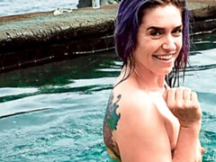 ぽっちゃり, デブ, 指いじり, 目瞪口呆, プール, 一人, タトゥー, 濡れ