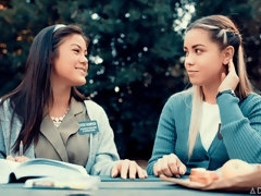 お尻, 指いじり, 異人種間, レズビアン, なめる, オマンコ, ストリッピング, オッパイの