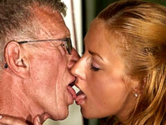 Blonde, Sucer une bite, Branlette thaïlandaise, Léchez, Rasée, Adolescente, Nénés