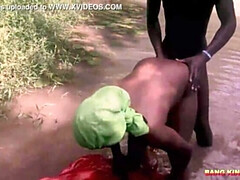 Culo grande, Corridas faciales, Penetracion con dedos, Latina, Lamidas, Tetas naturales, Público, Sexo fuerte