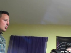 Lécher le cul, Dortoir, 2 femmes 1 homme, Groupe, Lesbienne, Maigrichonne, Tatouage, Adolescente