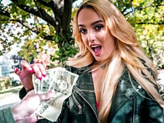 Grote kont, Grote lul, Blond, Pijpbeurt, Hondjeshouding, Geld, Natuurlijke tieten, Tieten likken