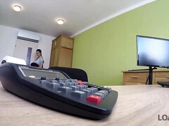 18 ans, Sucer une bite, Brunette brune, Tchèque, Européenne, Mère que j'aimerais baiser, Bureau, Adolescente