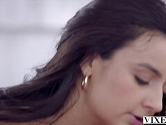 Sucer une bite, Brunette brune, Mignonne, Gorge profonde, Hd, Naturelle, Mamelons, Chatte