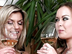 デカ尻, 指いじり, キス, 淫乱熟女, オマンコ, 剃毛, ストリッピング, オッパイの