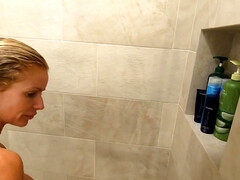 Enthousiasteling, Blond, Bedriegen, Sperma, Hondjeshouding, Moeder die ik wil neuken, Spier, Douche