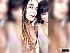 Lesbisch, Lecken, Lingerie, Natürlichen titten, Muschi, Rasiert, Jungendliche (18+), Titten