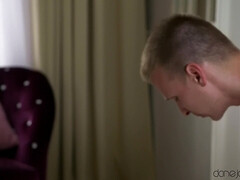 Pijpbeurt, Fetisj, Voetbeurt, Hakken, Spijkerbroeken, Likken, Kut duiken, Tieten likken