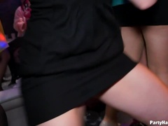 素人, ブロンド, 着衣女と全裸男, 衣服着たままセックス, ダンス, オージー, 穴開きパンティ, パーティ