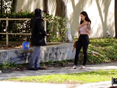 Américain, Sucer une bite, Brunette brune, Papa, Embrassement, De plein air, Public, Chatte