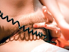 Enthousiasteling, Grote kont, Masturbatie, Natuurlijke tieten, Kousen, Strippen, Tiener, Tieten likken