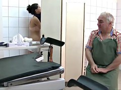 Nana, Brunette brune, Rasée, Adolescente