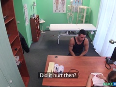 Leie, Grosse titten, Handjob, Lecken, Krankenschwester, Pov, Titten, Uniform