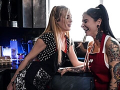 Blond, Hondjeshouding, Vingeren, Lesbisch, Likken, Masturbatie, Mager, Tiener