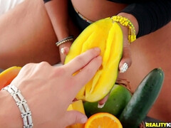 Gros seins, Sucer une bite, Rondelette, Noir ébène, Interracial, Mère que j'aimerais baiser, Chatte, Nénés