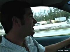 Nana, Grosse bite, Gros seins, Sucer une bite, Voiture, Tir de sperme, Public, Cheveux courts