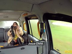 イギリス人, 車, エロ熟女, Hd, 淫乱熟女, ハメ撮り, 公共, コキ