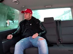Leie, Schönheit, Blasen, Geile alte tussi, Mutti, Muschi, Stiefmutter, Ablutschen