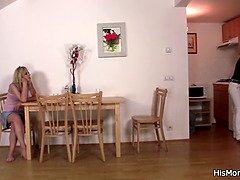 Tsjechisch, Omie, Lesbisch, Masturbatie, Rijpe lesbienne, Moeder, Tiener