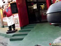 アジア人, デカ尻, デカパイ, フェラチオ, 茶髪の, チン, ハードコア, 母