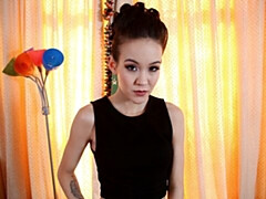 Cul, Grosse bite, Brunette brune, Branlette thaïlandaise, Léchez, Masturbation, Maigrichonne, Nénés