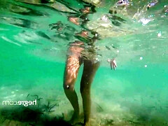 Tussi, Strand, Grosser arsch, Grosse titten, Braunhaarige, Zierlich, Jungendliche (18+), Titten