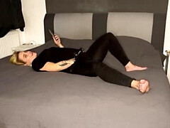 18 jahre, Schönheit, Fingern, Deutsch, Jeans, Masturbation, Muschi, Solo
