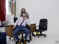 Жопа, Брюнетки, Европейки, Латиноамериканки, В офисе, Пирсинг, Втроем, Сиськи