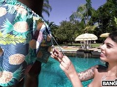 Verga grande, Negro, Mamada, Interracial, Monstruo, Piscina, Tatuaje, Adolescente