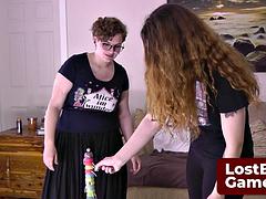 Nana, Gros seins, Brunette brune, Lesbienne, Nénés