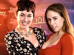 18 ans, Gros cul, Gros seins, Doigter, Lesbienne, Léchez, Rasée, Maigrichonne