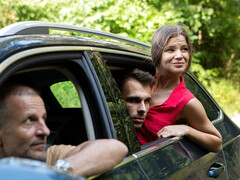 Petite chick blows her boyfriend and fucks with him in the woods