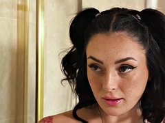 美女, フェティッシュ, 足フェチ, ハードコア, マッサージ, オイル, 現実, タトゥー