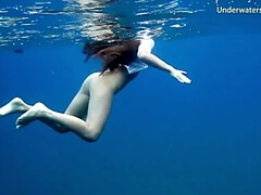 Gros seins, Érotique, Fétiche, De plein air, Piscine, Public, Solo, Sous marin