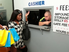 Noire, Sucer une bite, En levrette, Interracial, Seins naturels, Chaussures, Dénudage, Adolescente