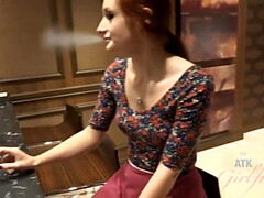 Leie, Besamung, Fussjob, Hd, Pissen, Abendanzug, Titten, Spielzeuge