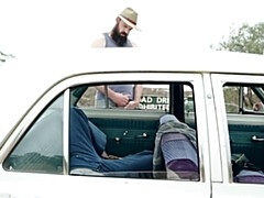 Verga grande, Coche, Peludo, Masturbación, Natural, Al aire libre, Público, Voyeur