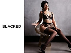 Grosser arsch, Grosse titten, Blasen, Braunhaarige, Behaart, Kurzes haar, Dürr, Jungendliche (18+)